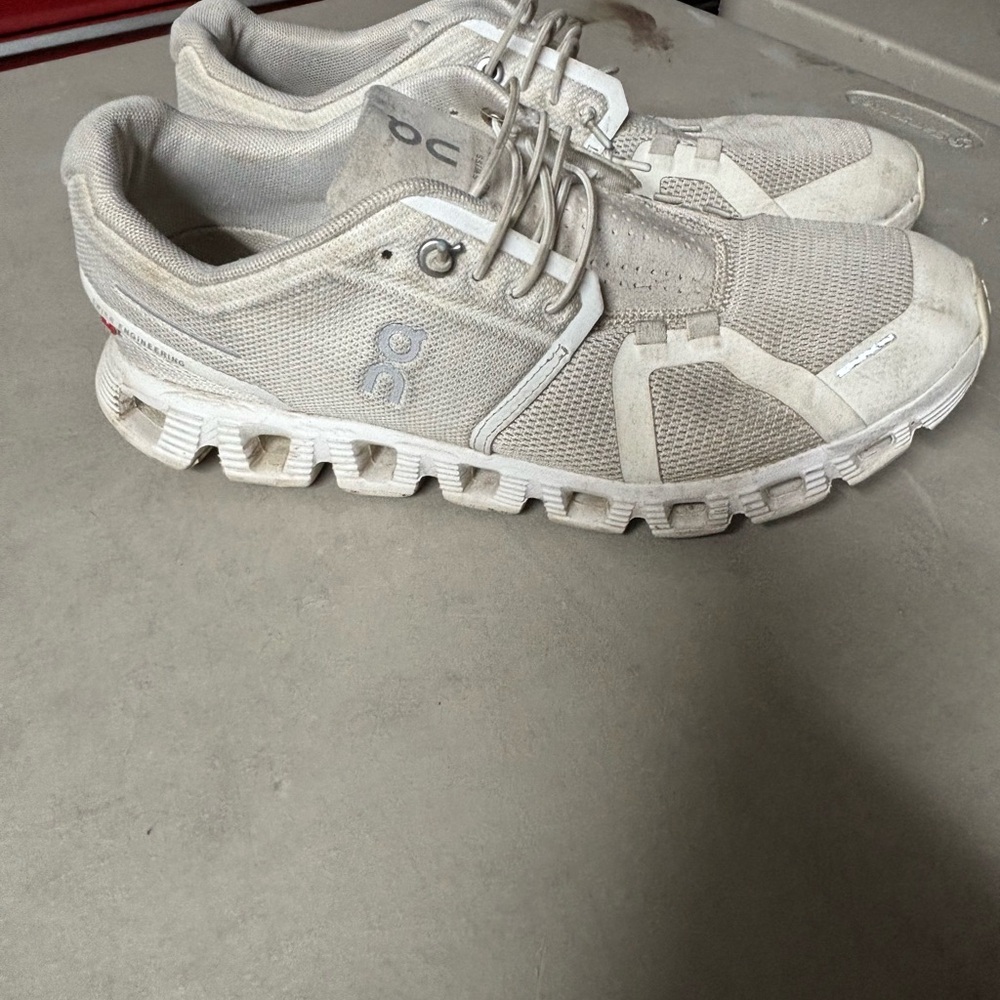 ON Women's White Sneakers